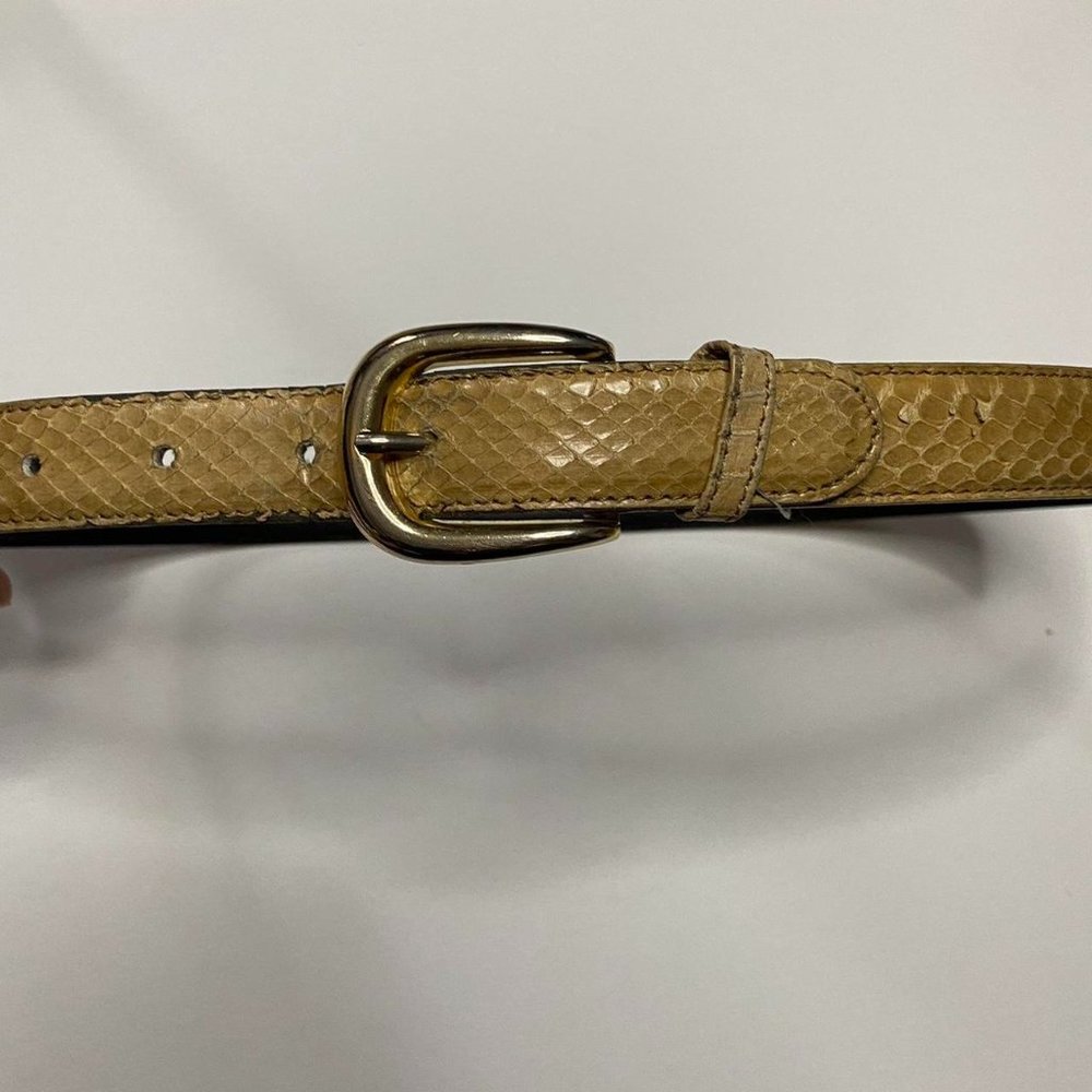 genuine snakeskin belt size small 32 inches long